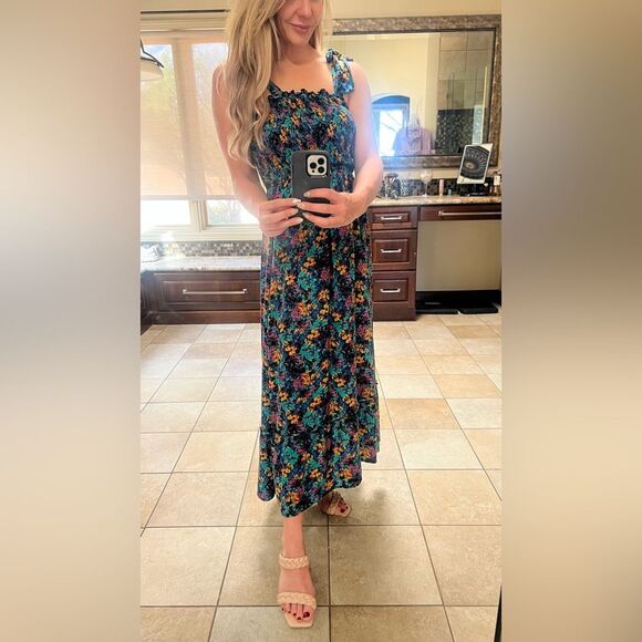 Floral Maxi Dress in Vibrant Colors - Picture 9 of 9